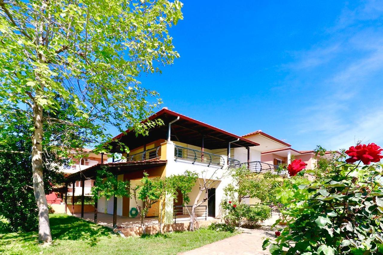 Vila Μoderna Family Nikiti  Exterior foto